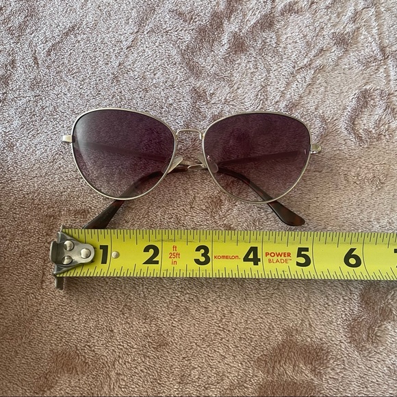 O by Oscar de La Renta sunglasses + Free Case. - Picture 13 of 13